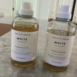 Steamery white lanundey detergent